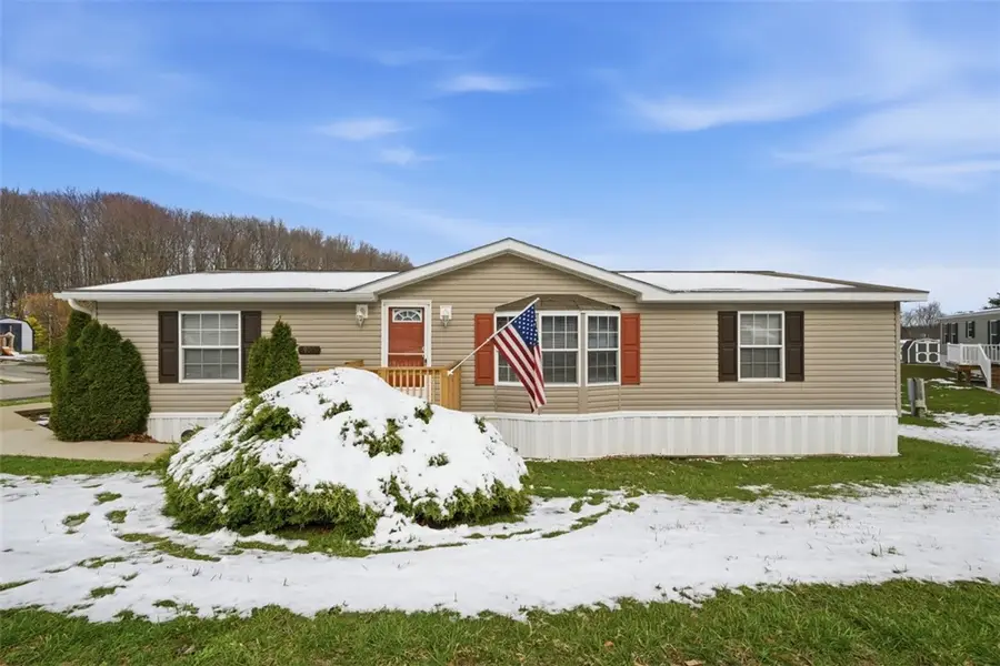 900 Birch Dr, Cranberry, PA 16066 - #2