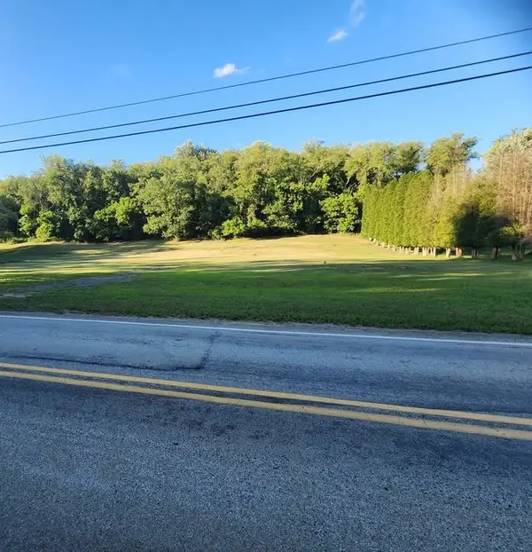 2958 Green Valley Road, Claysville, PA 15323
