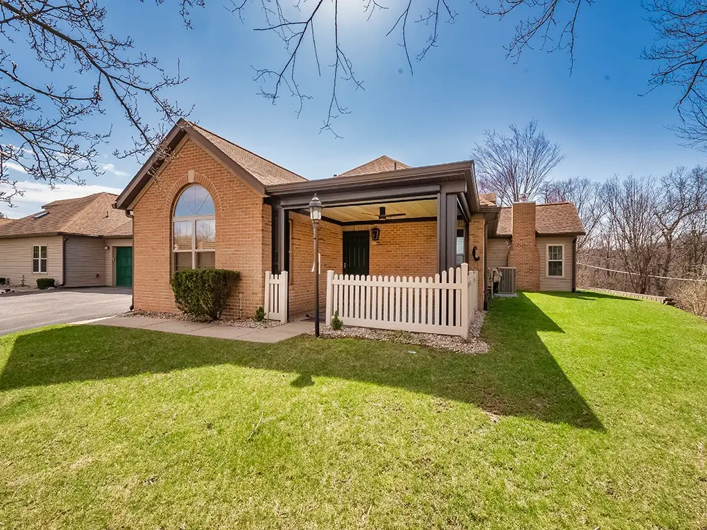 1252 Stanford Ct, Coraopolis, PA 15108 - #1