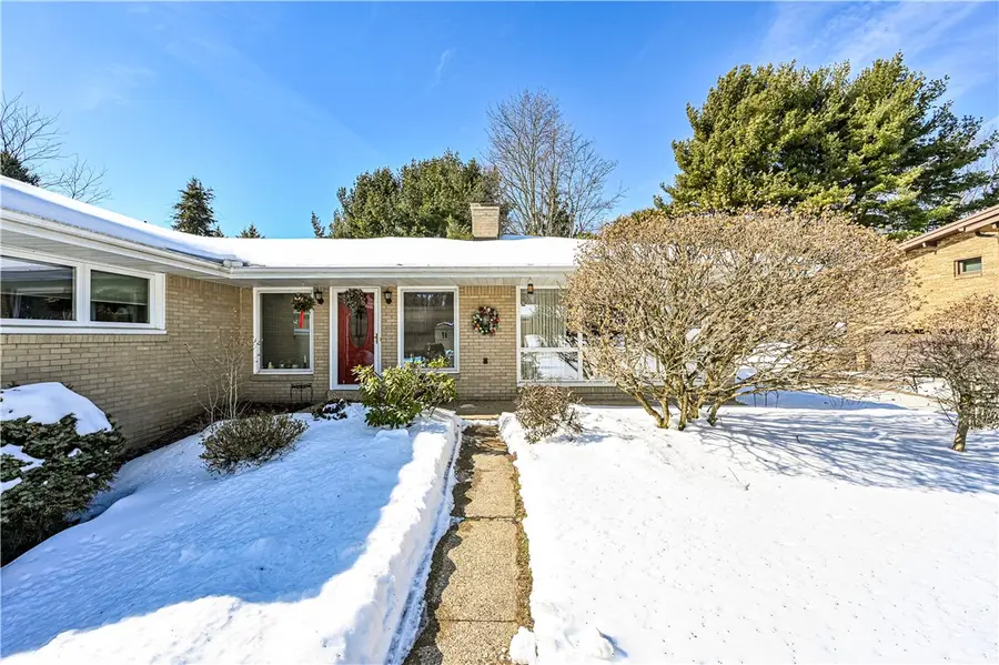 120 Everest Dr, Irwin, PA 15642 - #3