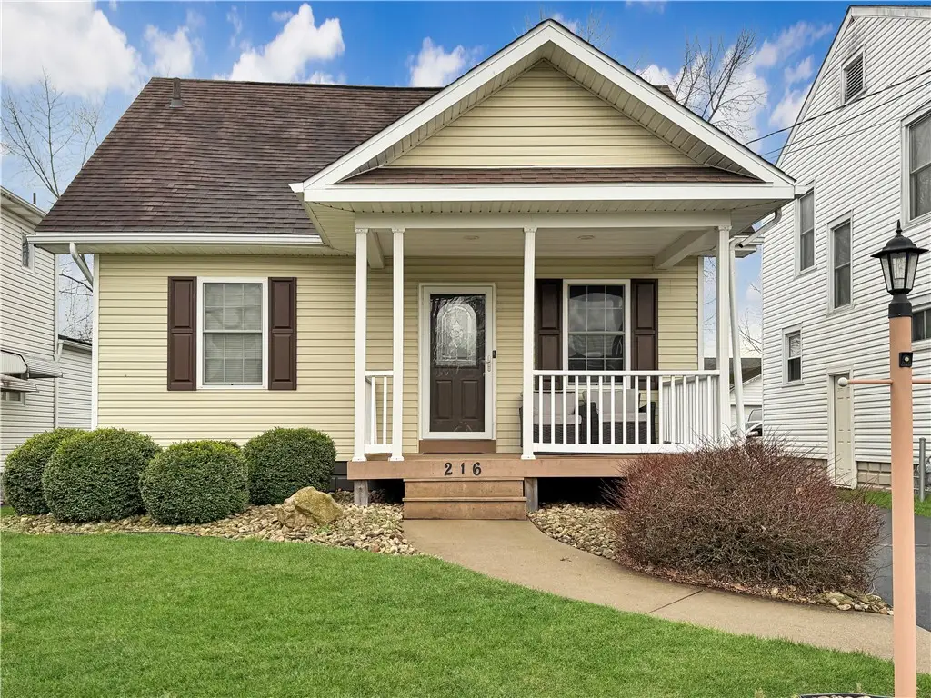 216 E Edgewood Ave, New Castle, PA 16105 - #1