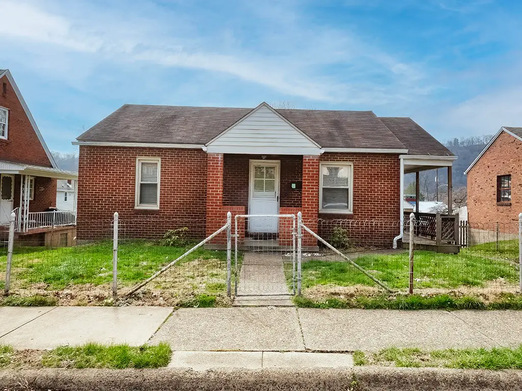 734 Lincoln Ave, Springdale, PA 15144 - #1