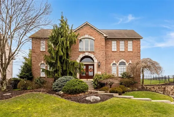 262 Hickory Heights Dr, Bridgeville, PA 15017