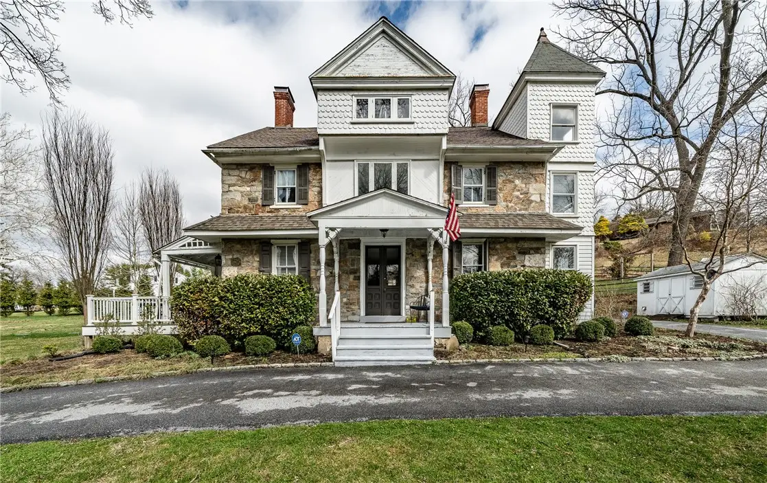 701 W Oakbourne, West Chester, PA 19382 - #1