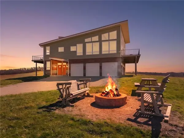 1029 Hoffman Rd, Smithton, PA 15479