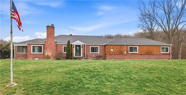 516 Wallace Run Rd, Beaver Falls, PA 15010