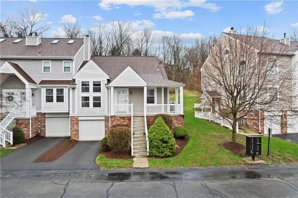162 Old Village Lane, Bethel Park, PA 15102