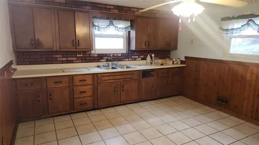 410 Reifert St, Pittsburgh, PA 15210 - #2