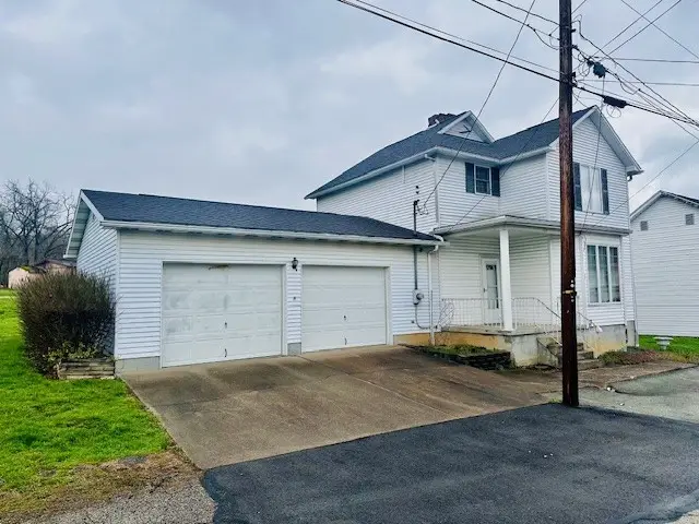 133 Center St, Millsboro, PA 15348 - #1