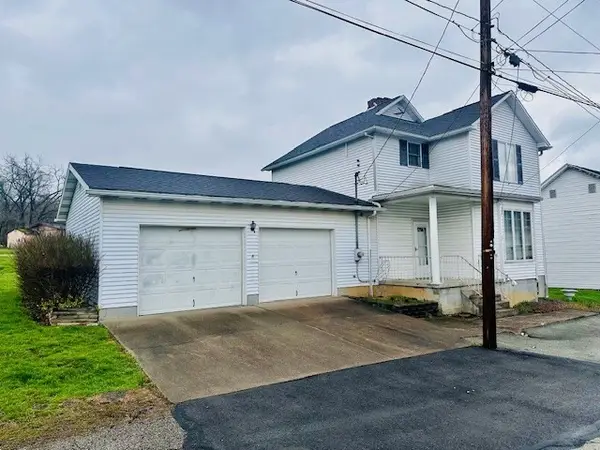 133 Center St, Millsboro, PA 15348