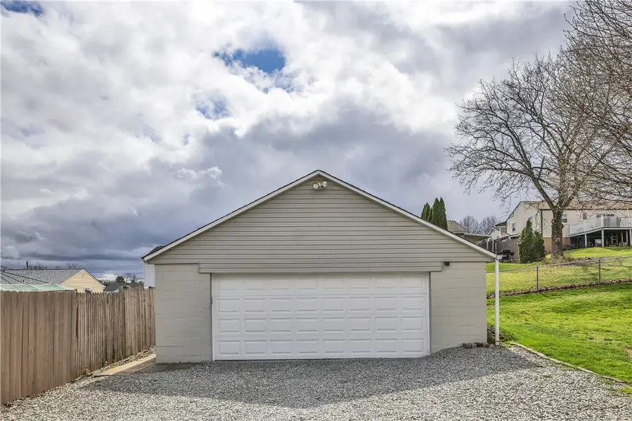 11414 Joseph St, Irwin, PA 15642 - #2