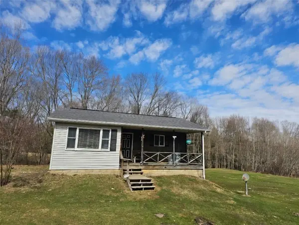 17562 Round Top Rd, Meadville, PA 16335