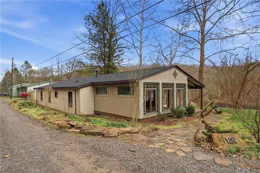 142 Twin Lakes Dr, Zelienople, PA 16063 - #3