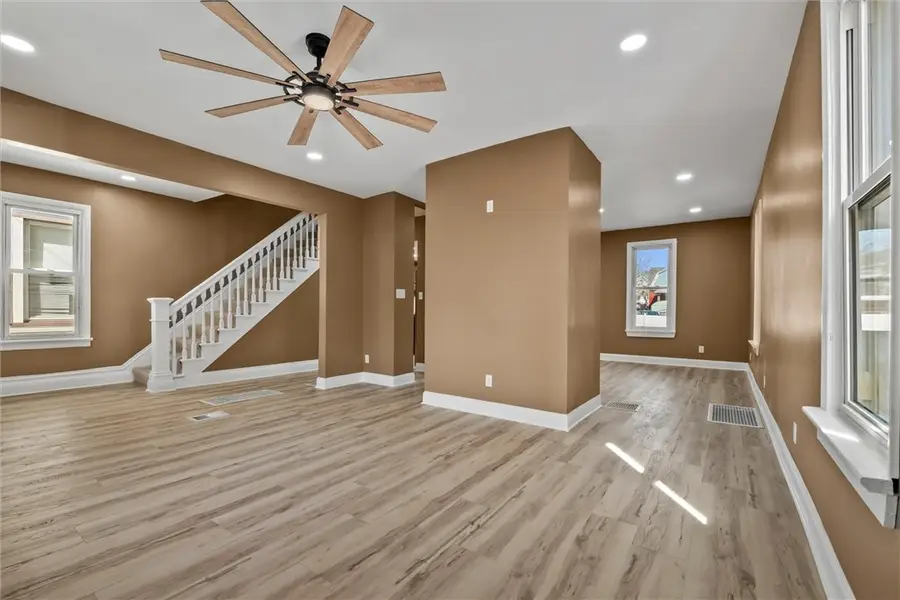 391 Vermont Ave, Rochester, PA 15074 - #2