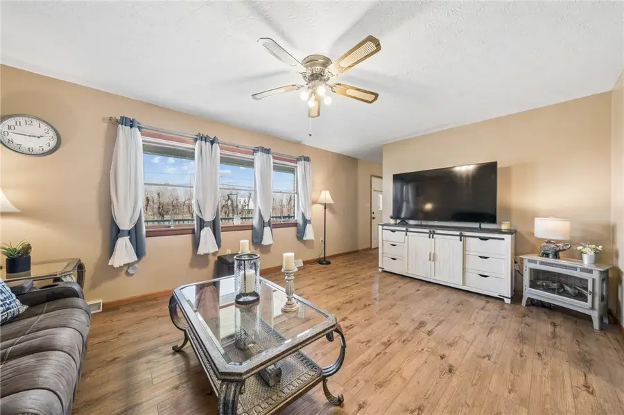 138 Buckeye Rd, Mount Pleasant, PA 15666 - #2