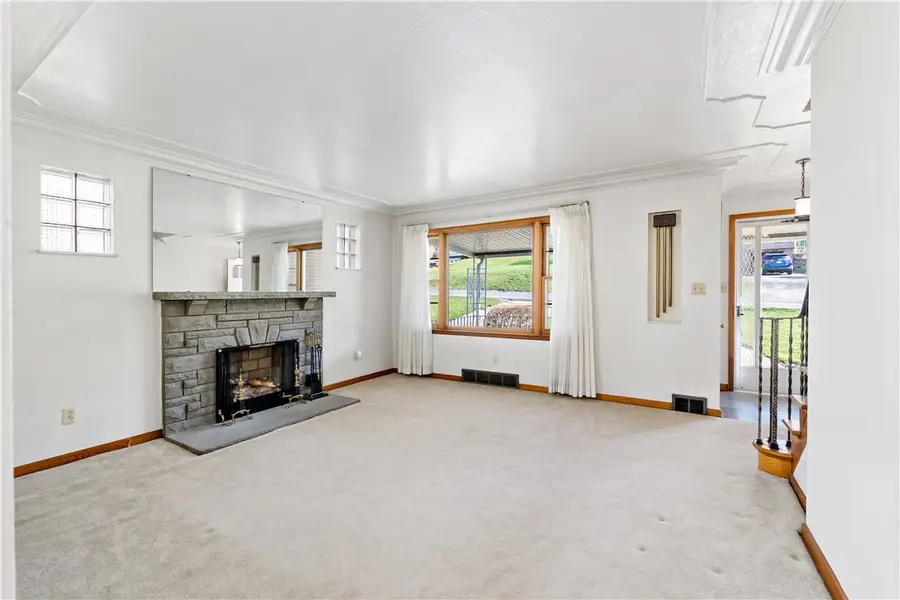 220 Mcclelland Rd, Canonsburg, PA 15317 - #2