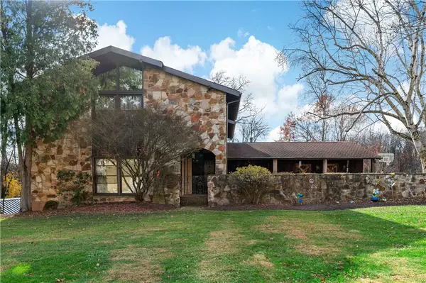 243 Regency Pl, Bethel Park, PA 15102