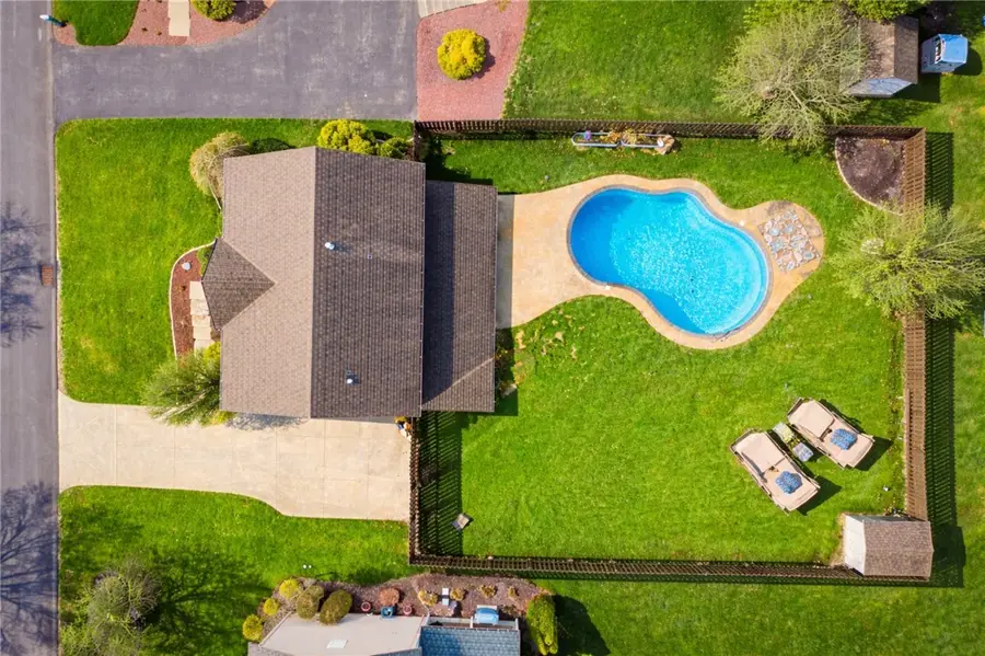 814 Cleardale Dr, Greensburg, PA 15601 - #3