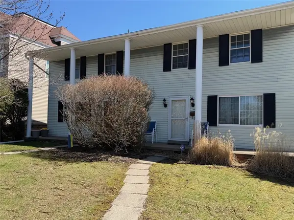 213-215 Arlington Ave, North Versailles, PA 15137