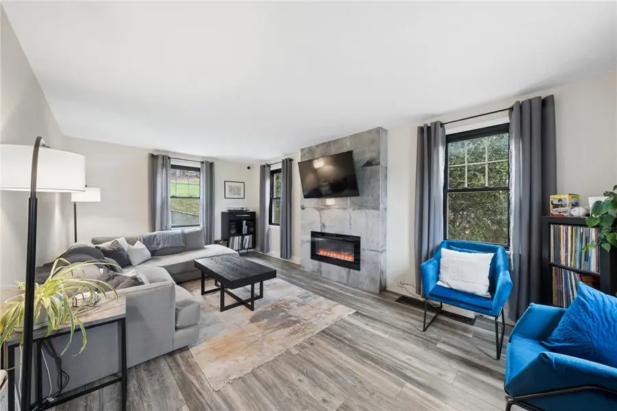 591 Thompson Run Rd, Ross, PA 15237 - #2