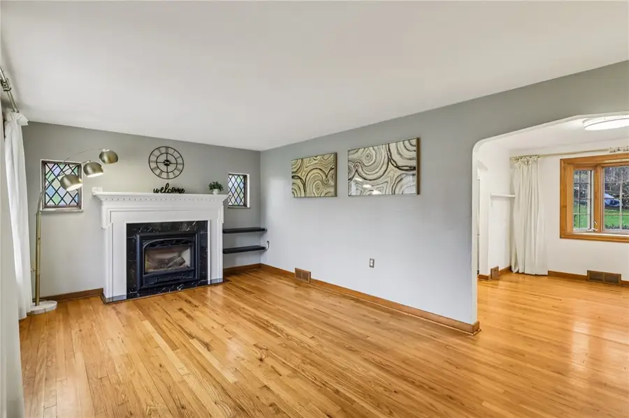 3027 Dwight Ave, Pittsburgh, PA 15216 - #2