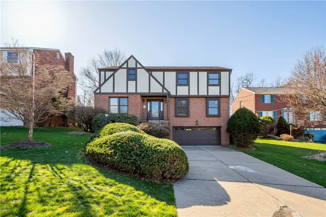 5513 Claytonia Dr, Bethel Park, PA 15102 - #1