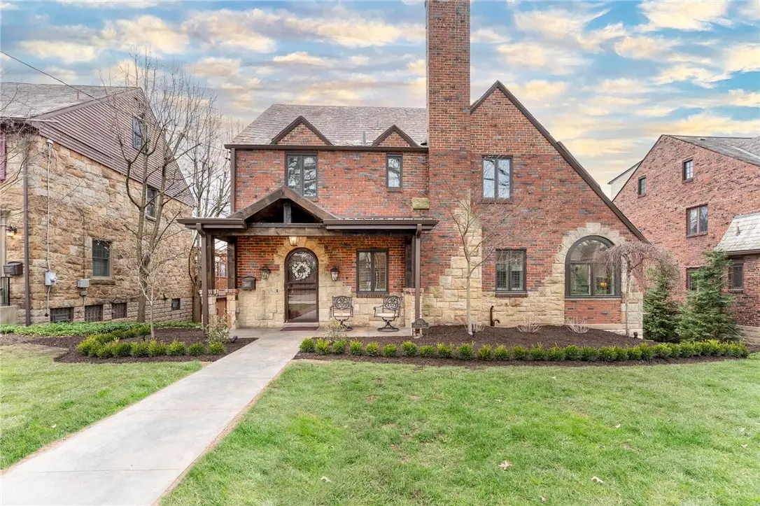 1401 Navahoe Dr, Pittsburgh, PA 15228 - #1