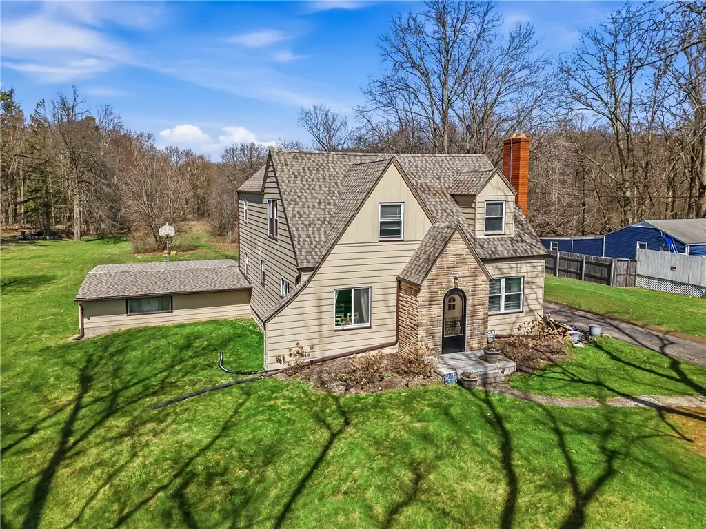 5143 E State St, Hermitage, PA 16148 - #1