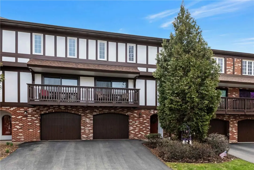 211 Thornberry Dr, Pittsburgh, PA 15237 - #1