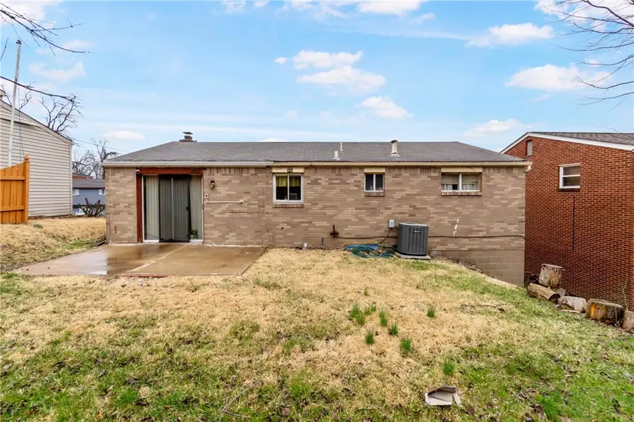 124 Preston Dr, Braddock, PA 15104 - #2