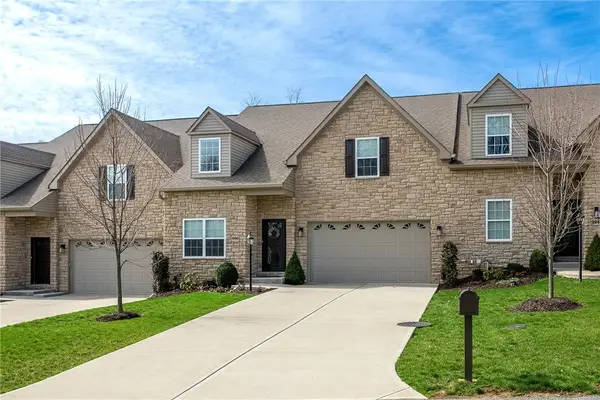 996 Surrey Woods Dr, Canonsburg, PA 15317