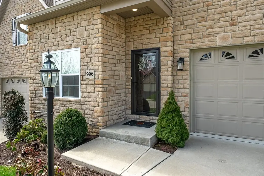 996 Surrey Woods Dr, Canonsburg, PA 15317 - #2