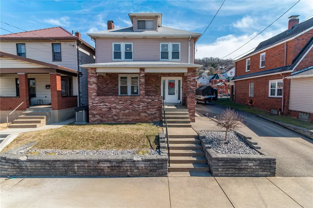 923 Vermont Ave, Glassport, PA 15045 - #1