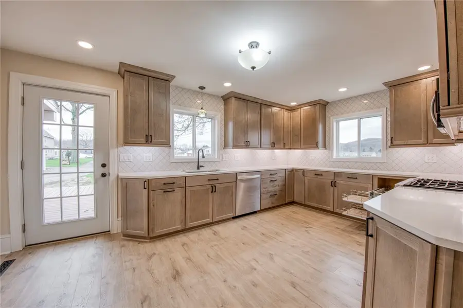 319 Mckim St, Zelienople, PA 16063 - #2