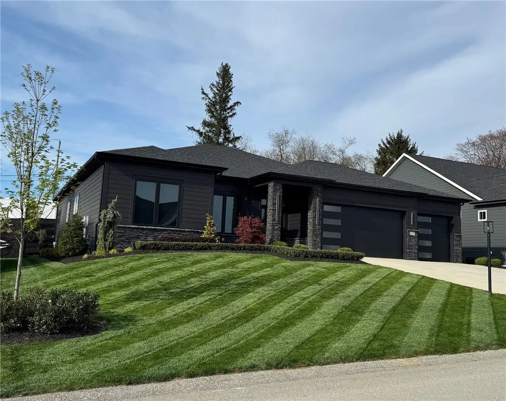 1007 Honey Locust Dr, Jeannette, PA 15644 - #1