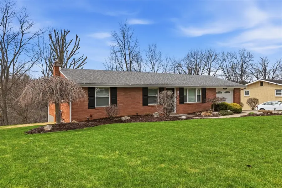 18 Crestwood Dr, Cecil, PA 15321 - #2