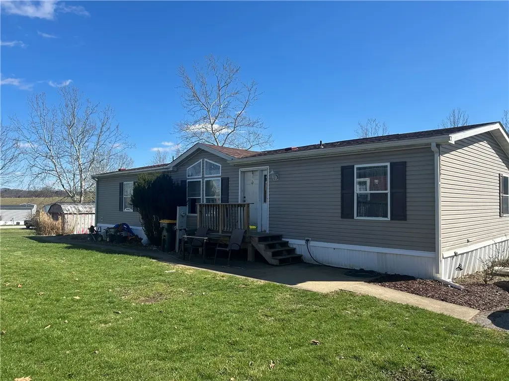 1124 Atlantis Dr, West Newton, PA 15089 - #1