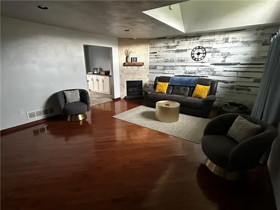 22 Dawn Dr, Indiana, PA 15701 - #3