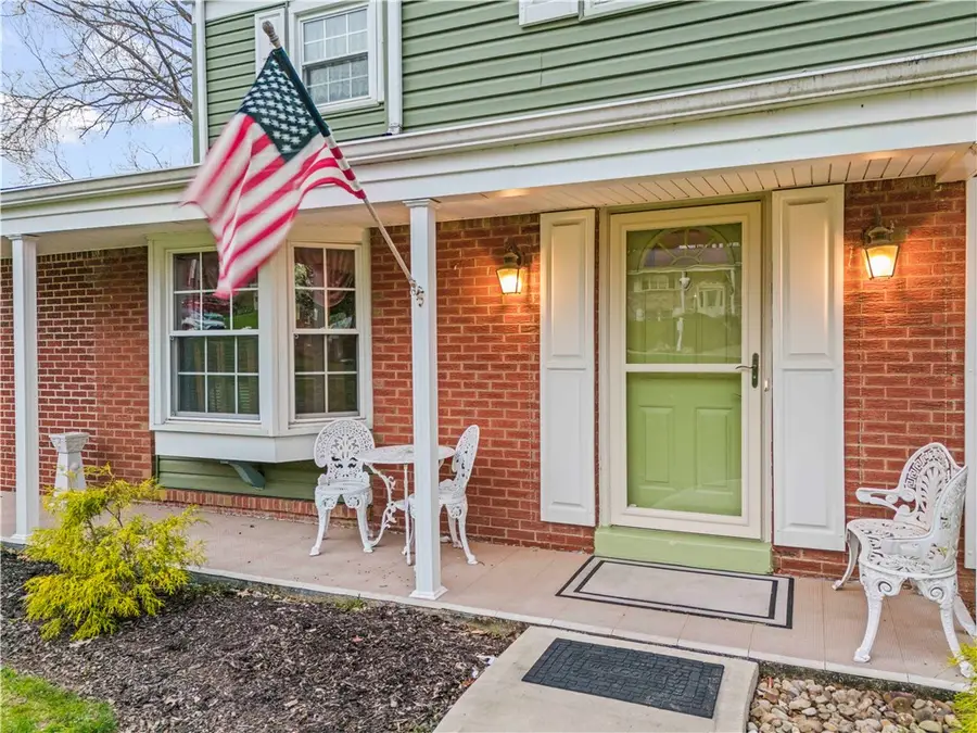 162 E Edgewood Dr, McMurray, PA 15317 - #2