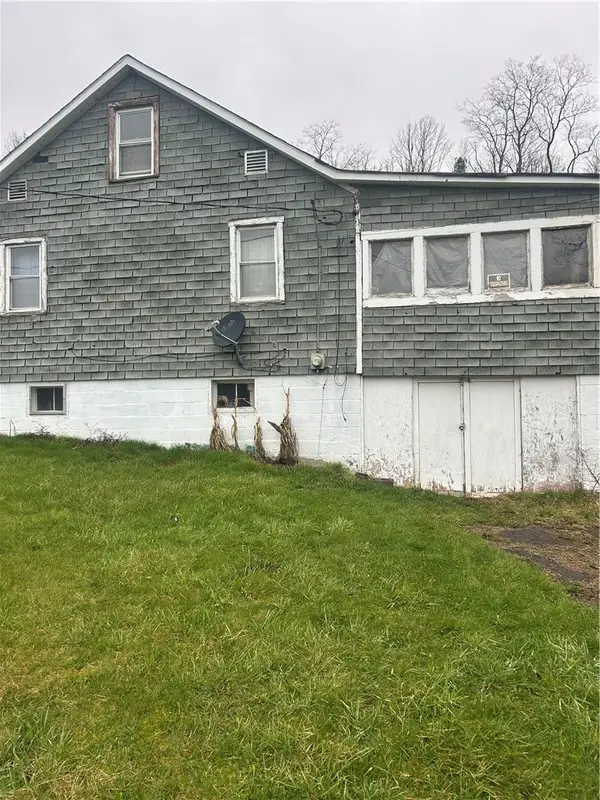 104 1st St, Confluence, PA 15424