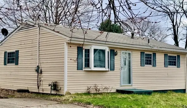25 Lincoln Ave, Wheatland, PA 16161