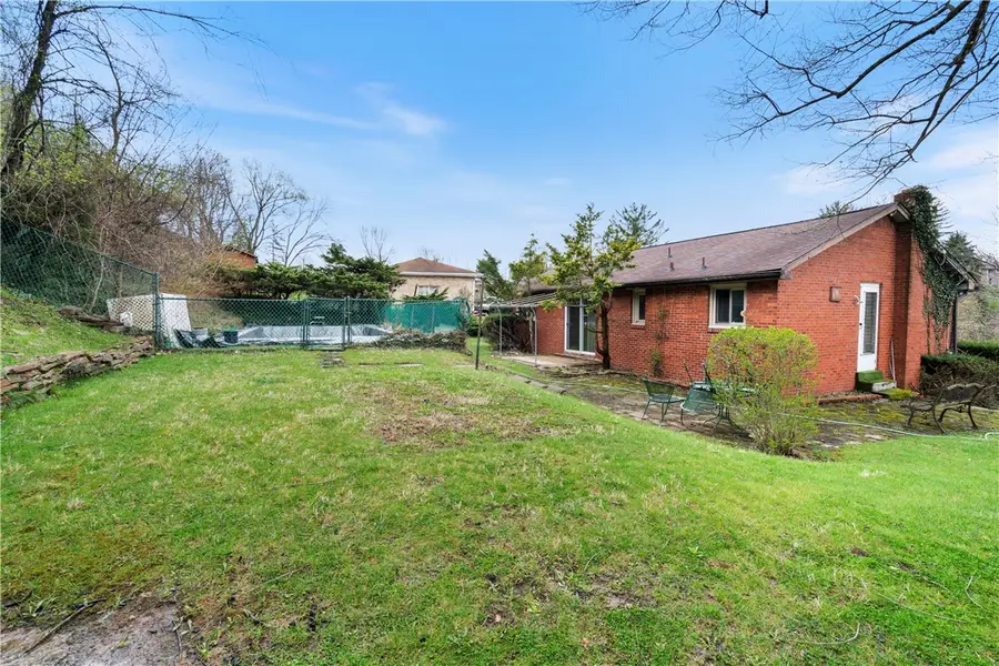 2321 Coulterville Rd, McKeesport, PA 15131 - #2