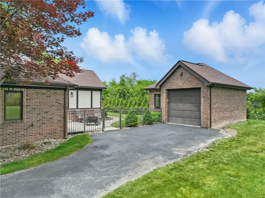 1751 Hassam Rd, Coraopolis, PA 15108 - #3