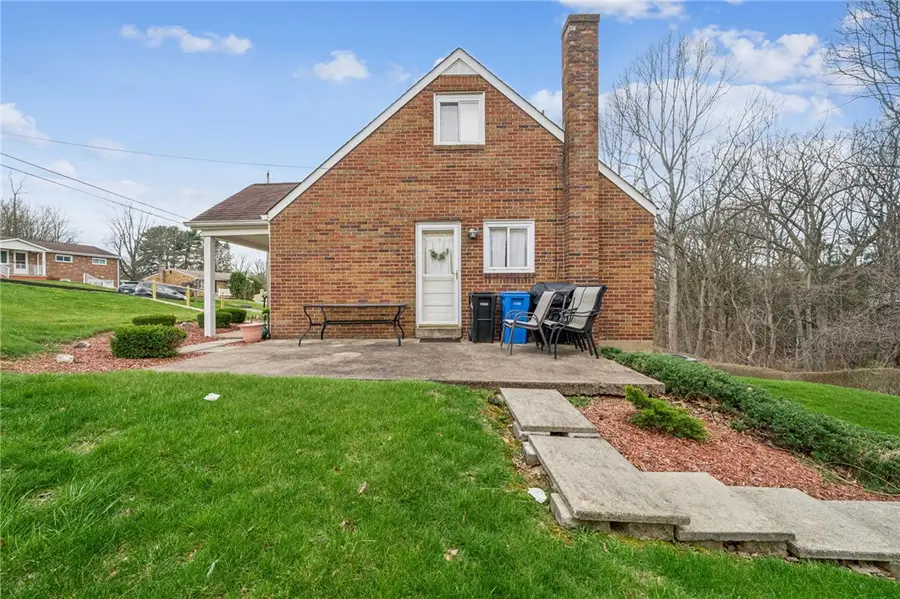 120 Forest Dr, Irwin, PA 15642 - #3