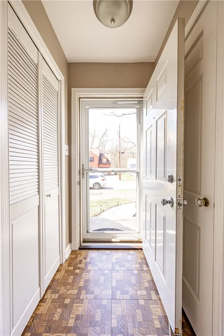 222 Glenview Dr, New Kensington, PA 15068 - #2