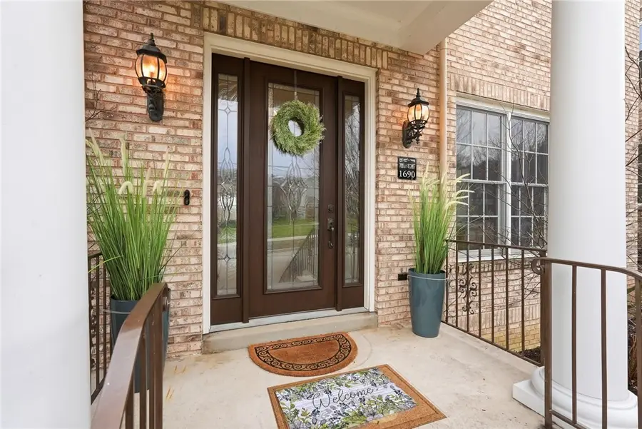 1690 Shelburne Ln, Pittsburgh, PA 15217 - #2