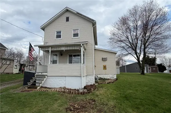 63 9th St, Lucernemines, PA 15754