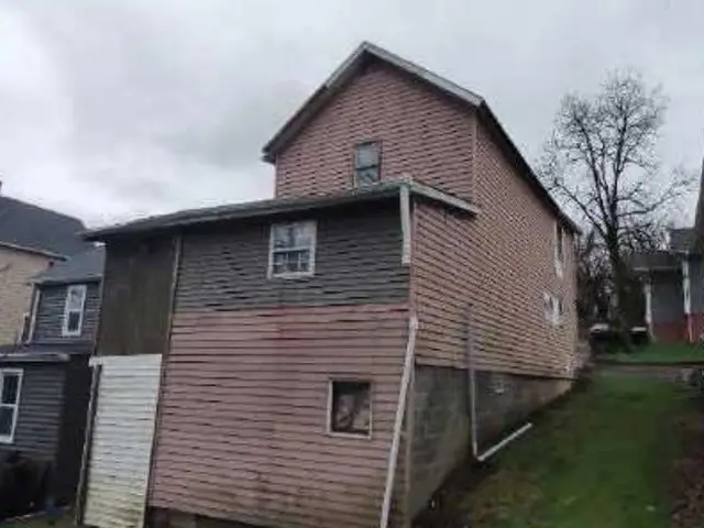 19 Gibson Ave, Washington, PA 15301 - #2