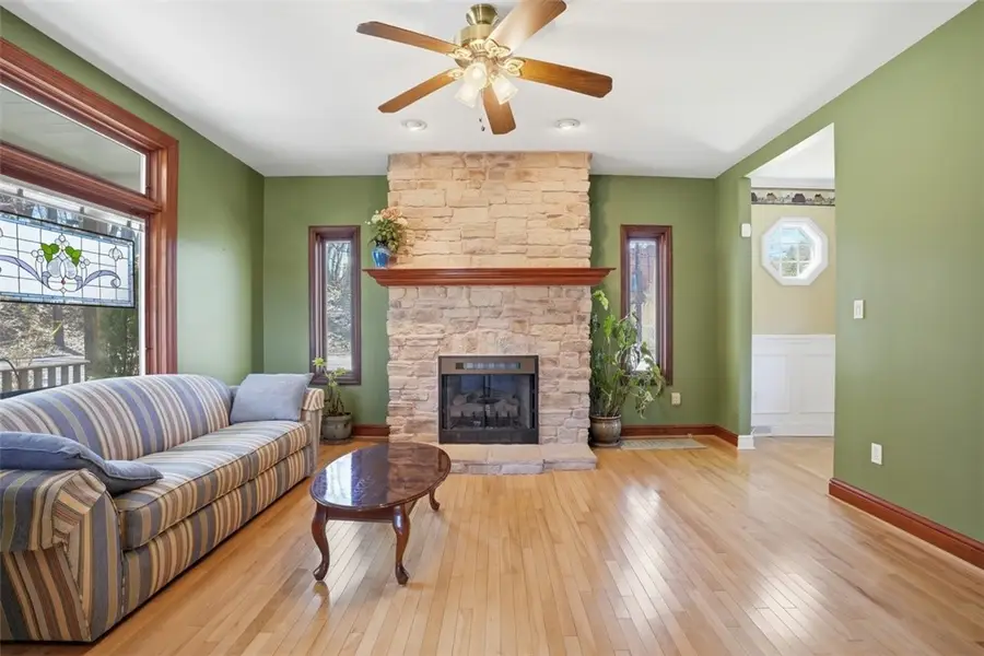 1202 Romanhoff St, Pittsburgh, PA 15212 - #2