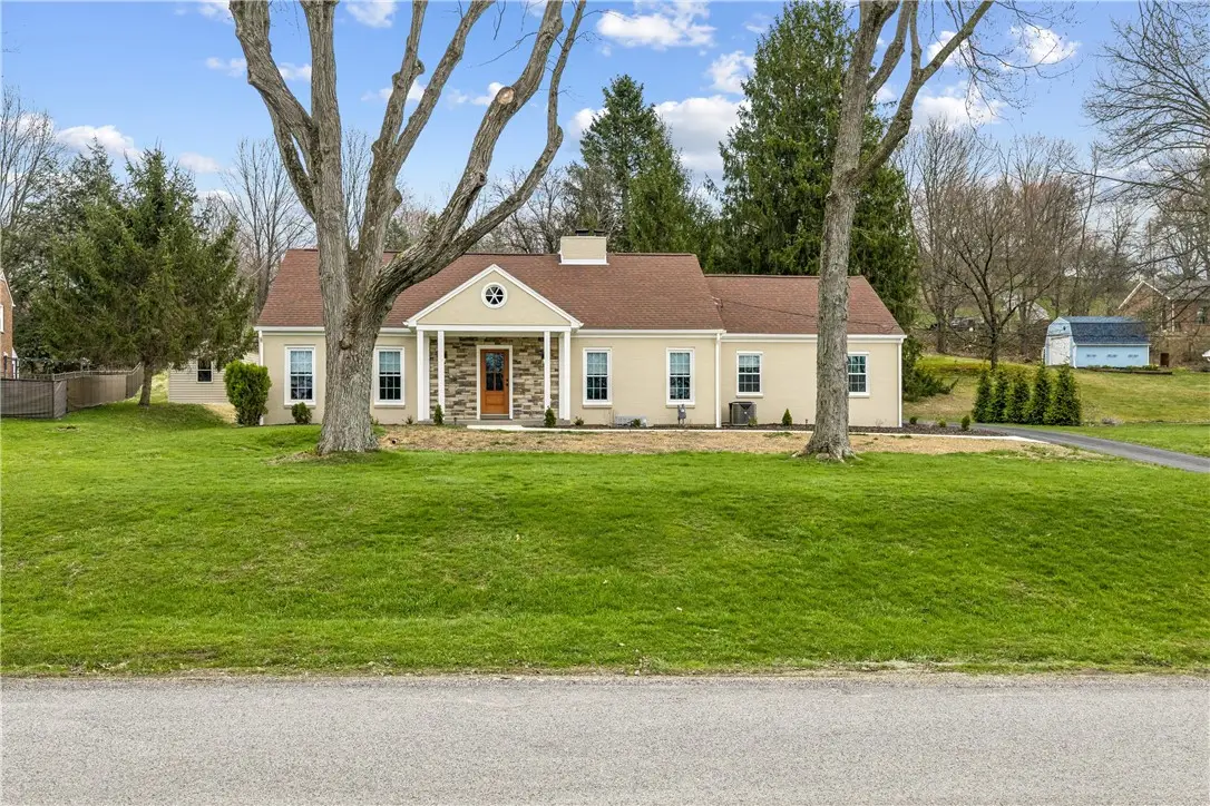 557 Morningstar Dr, Ellwood City, PA 16117 - #1